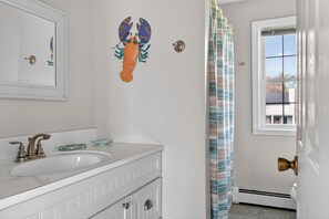 Hair dryer, towels