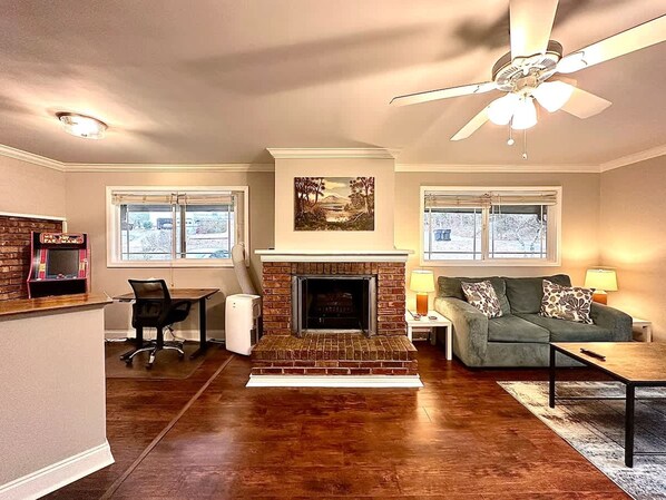 Apartment - Stylish Modern Apt Near Northside Hospital (Cumming)