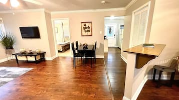 House | 1 bedroom