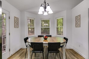 Room - Tranquil Hideaway Home - Pet-friendly (Villa Rica)