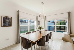 Dining - Storey Lake 5BR Townhome Near Disney (Kissimmee)