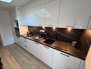 Køleskab, mikrobølgeovn, ovn, opvaskemaskine