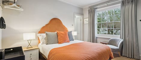 Deluxe Double Room, Ensuite (2) | Iron/ironing board, free WiFi