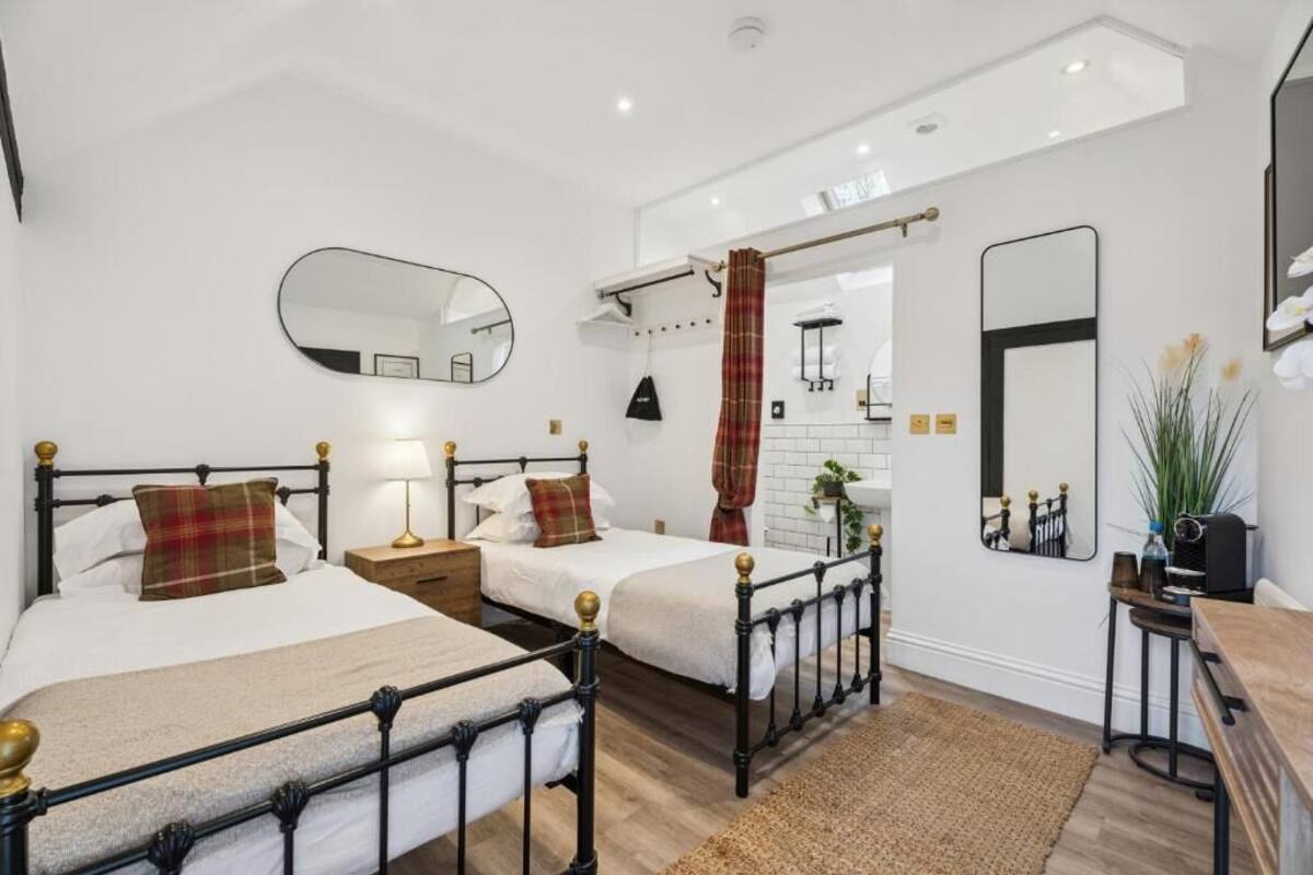 Twin Room, Pets Allowed