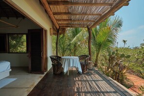 Habitación básica doble | Restaurante al aire libre