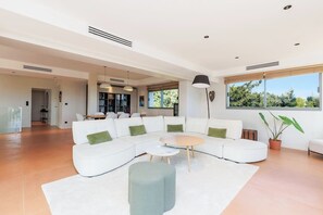 Interior - Luxury villa with magnificent views in Mougins (Mougins)