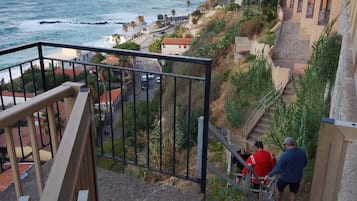 Comfort-Apartment, Balkon, Strandblick | Unterkunftsgelände