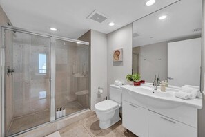 Hair dryer - Icon Brickell 2BDR 41st Fl Ocean & Pool Views (Miami)