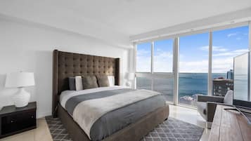2 bedrooms, desk, iron/ironing board, WiFi