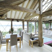 Tigh na Mara - Sleeps 4, Sea Views & Pet Friendly