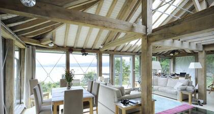 Tigh na Mara - Sleeps 4 With Sea Views & Parking