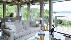 Unclassified image, 2 of 15, button - Tigh na Mara - Sleeps 4, Sea Views & Pet Friendly (Oban)
