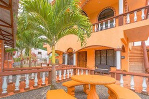 Outdoor dining - Fortuna Flat #1 Best Value & Cozy (La Fortuna)