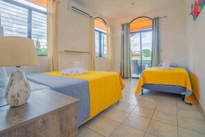 2 slaapkamers, een strijkplank/strijkijzer, wifi, beddengoed