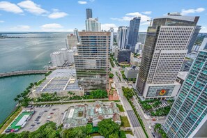 Exterior - Icon Brickell 2BR Ocean & Pool View + Spa Access (Miami)