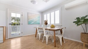 Dining - Kingscliff Beach House with Sauna and Pool (Chinderah)
