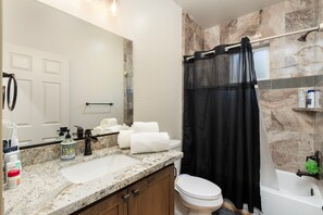 Towels, soap, shampoo, toilet paper - Welcome to Willow house. Your home away from home. (Pinetop-Lakeside)