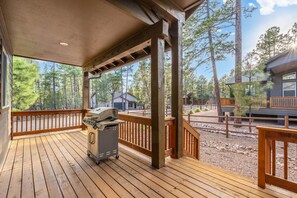 Terrace/patio - Welcome to Willow house. Your home away from home. (Pinetop-Lakeside)