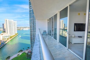 Property grounds - Icon Brickell – Waterfront View - Spa Access (Miami)