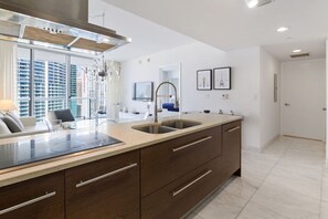 Interior - Icon Brickell – Waterfront View - Spa Access (Miami)