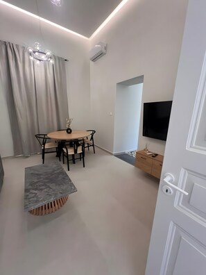 Dining - Villa 'Gioma Luxury' with Mountain View, Wi-Fi and Air Conditioning (Agios Nikolaos)