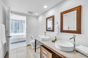 Bathroom - Icon Brickell - 31st Floor - Ocean View - Free Spa (Miami)