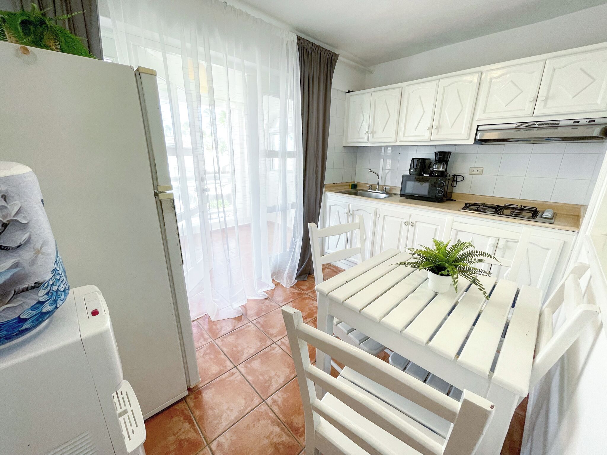 Exclusive Apartment, Ocean View | Private kitchen