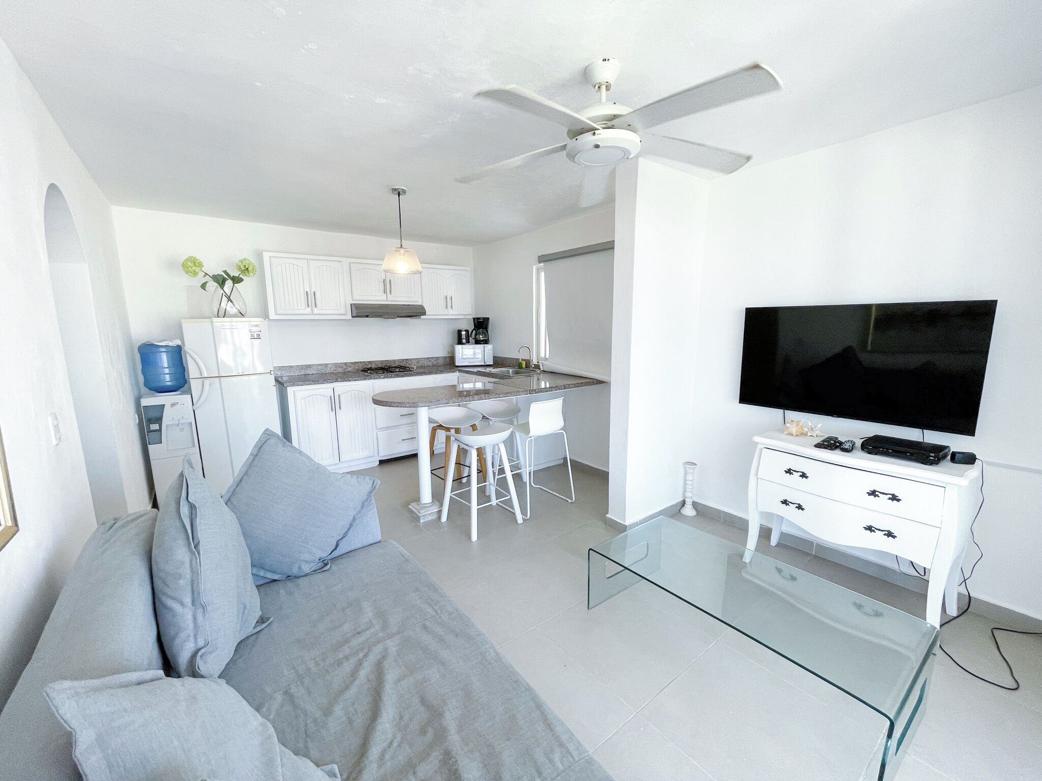 Departamento, 1 habitación, vista a la playa | Área de sala de estar