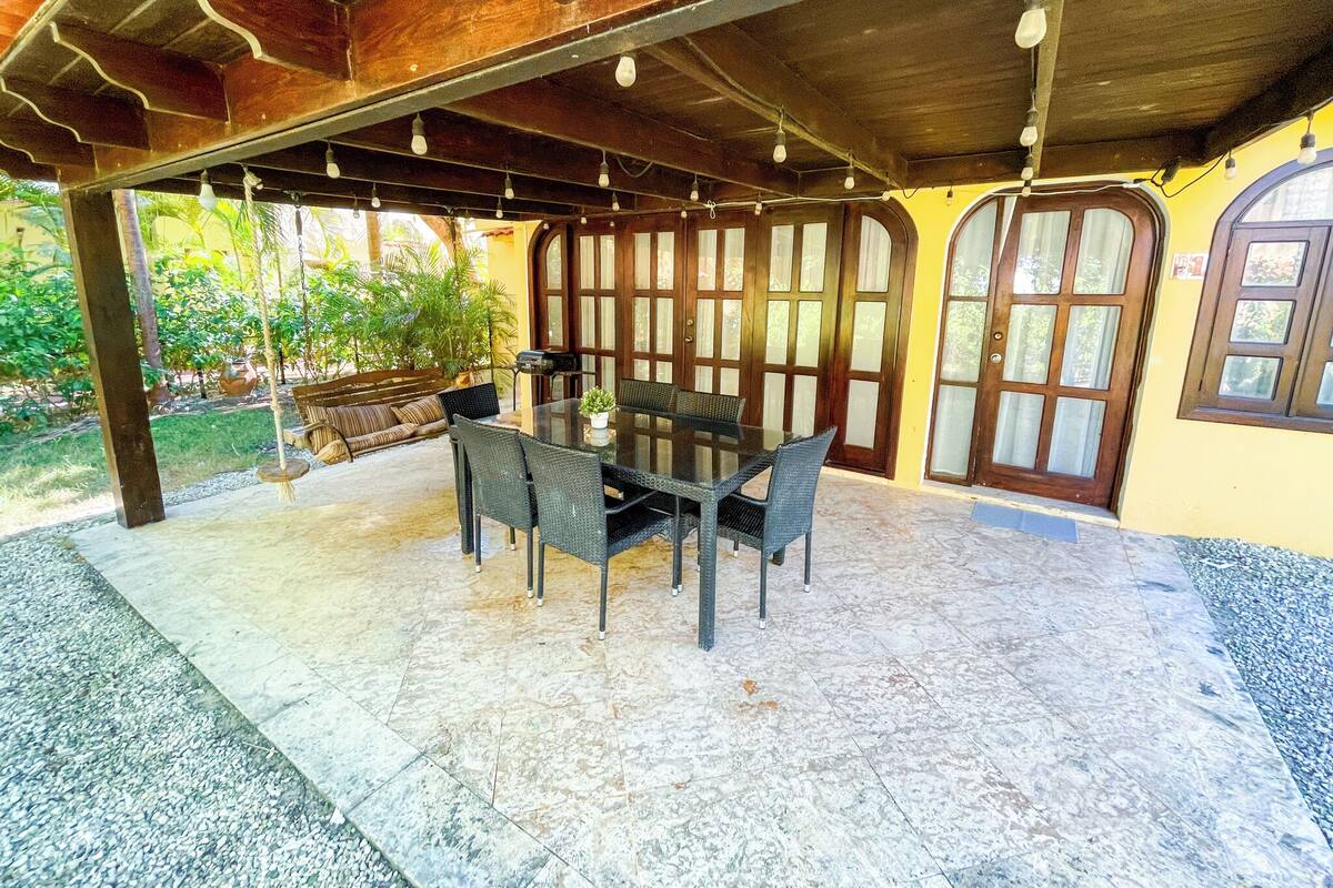 Villa Comfort, 2 camere da letto, vista giardino | Vista dalla camera