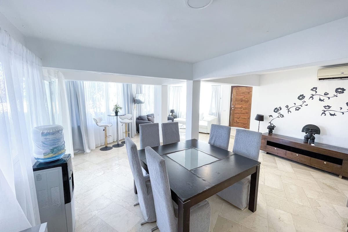 Căn hộ Deluxe, sát bãi biển | Khu vực ăn uống tại phòng