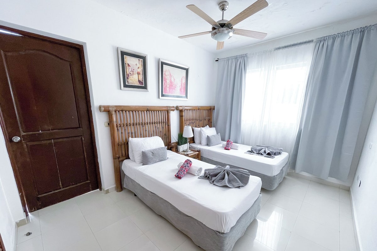 พรีเมียมเพนท์เฮาส์ | เครื่องนอนระดับพรีเมียม, ผ้านวมขนเป็ด, เตียงเมมโมรีโฟม
