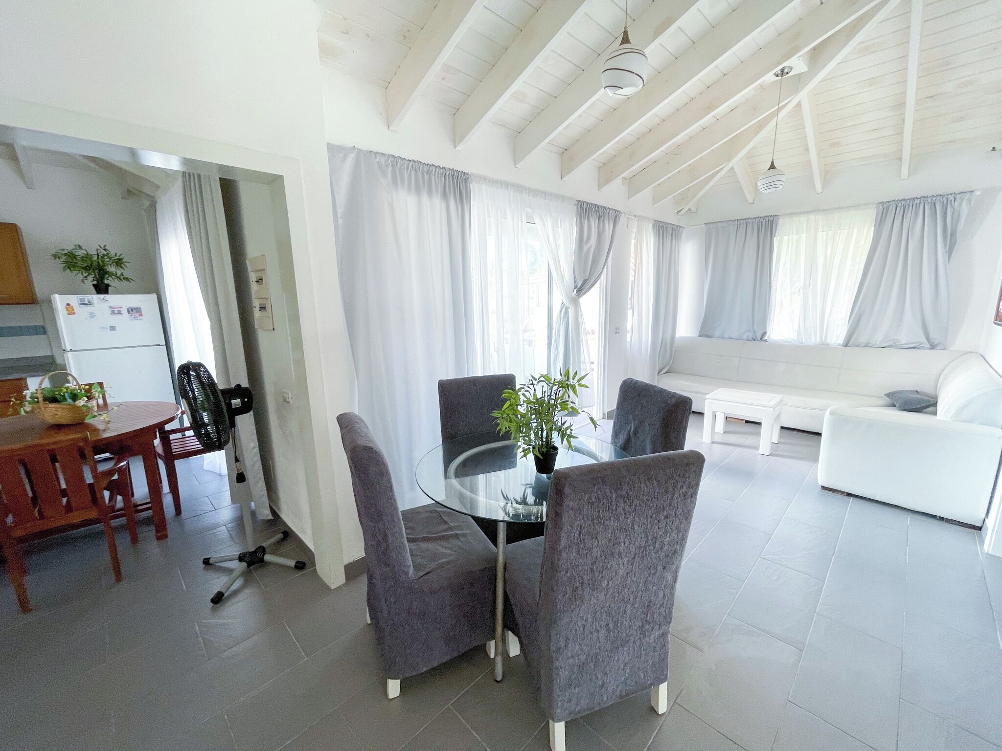 Apartment, 2 Bedrooms, Beach View | Living area