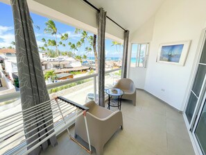 Huoneisto, 1 makuuhuone, rantanäköala | Terassi/patio
