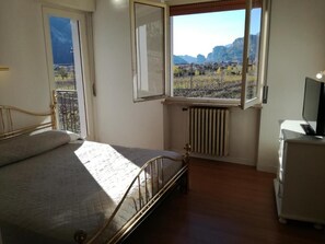 Family Room, Balcony, Mountain View - Aktiv Hotel Eden (Dro)