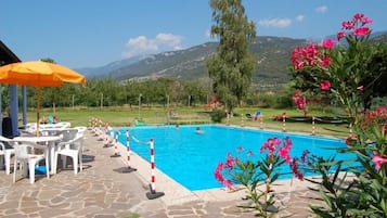 Seasonal outdoor pool