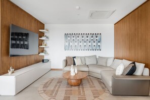 Smart TV, DVD player, stereo - Spacious 5-bedroom Pent-house condo with AC in stunning Tamarindo (Tamarindo)