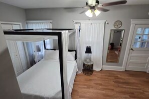 Room - 3 Bedroom Apartment near World Cup Stadium  NYC (East Orange)