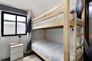 2 bedrooms, iron/ironing board, WiFi, bed sheets - Holiday Home 'Casa da Avó' with Private Terrace and Wi-Fi (A dos Cunhados)