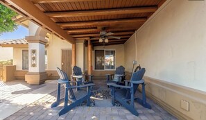 Terrace/patio - Mesa Oasis - Private pool, Patio, Arcades, Family friendly Peaceful neighborhood (Mesa)