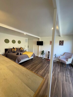 1 habitación, tabla de planchar con plancha, internet y ropa de cama 