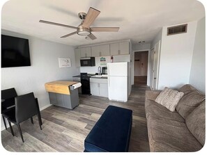 Living area - Lake front 1-bedroom condo in charming Osage Beach convenient location (Osage Beach)