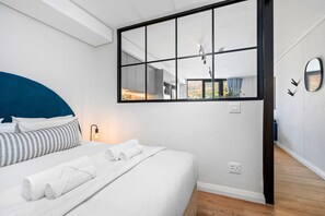 1 bedroom, free WiFi, bed sheets - The Cedar 202 - One Bedroom Apartment, Sleeps 2 (Cape Town)