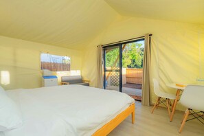 1 bedroom, WiFi, bed sheets