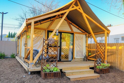 Charming 1-bedroom cabin with AC in Glendora