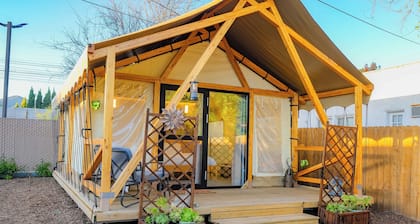 Charming 1-bedroom cabin with AC in Glendora