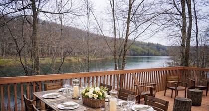 The Homestead ski in ski out lake views sleeps 15