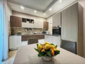Private kitchen - Cozy facility, located in a quiet place a few minutes from the sea (Vico Equense)