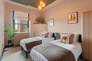 3 chambres, fer et planche à repasser, lit de bébé portatif, Wi-Fi
