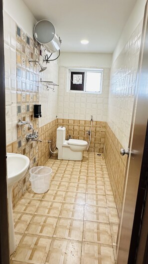 Deluxe Room | Bathroom - Innzoy Comforts (Hyderabad)