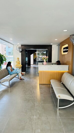 Lobby - Innzoy Comforts (Hyderabad)